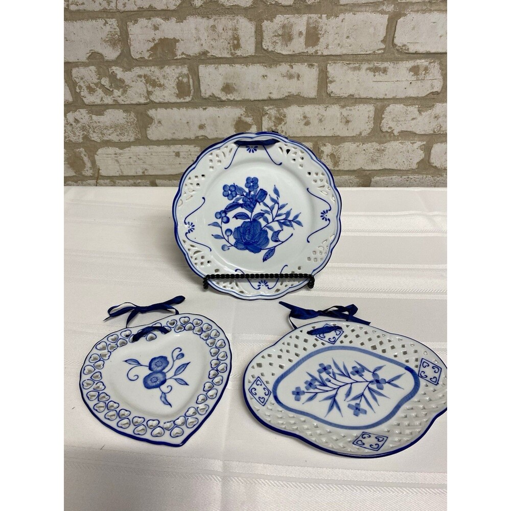 3pc Blue & White Floral Pierced Ceramic Decorative Plate Set – Heart & Round